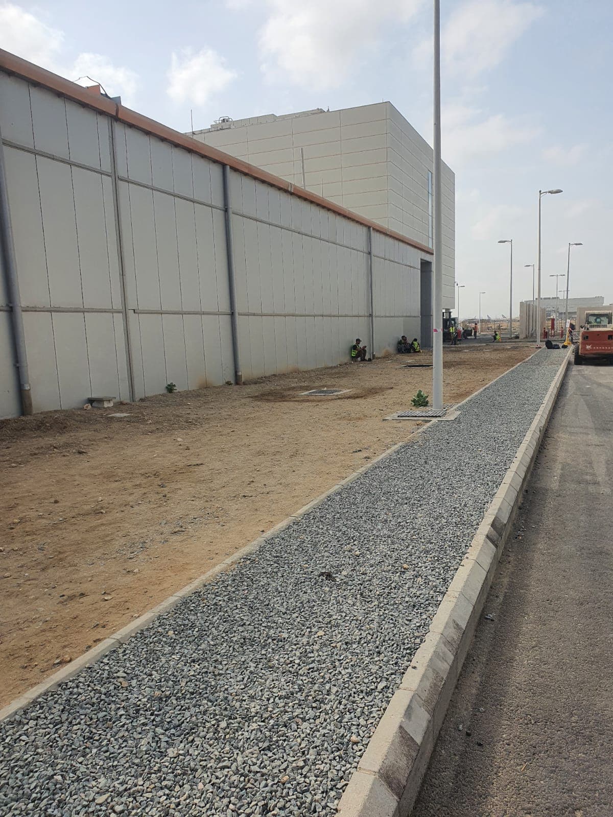 أعمال طرق وأرصفة وإنارة — 3