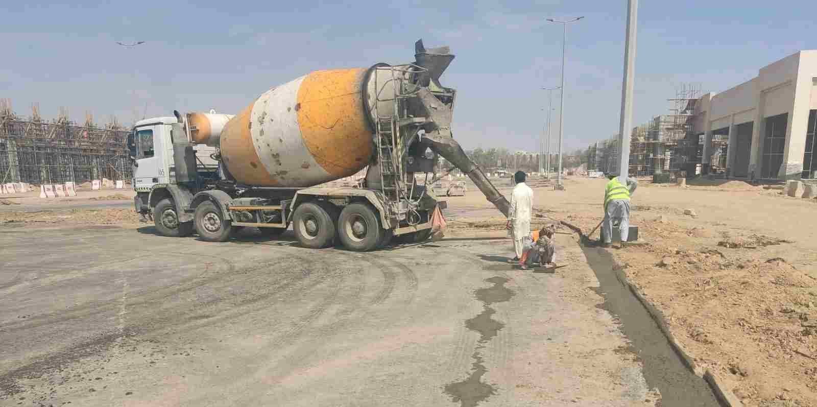 أعمال طرق وأرصفة وإنارة — 32