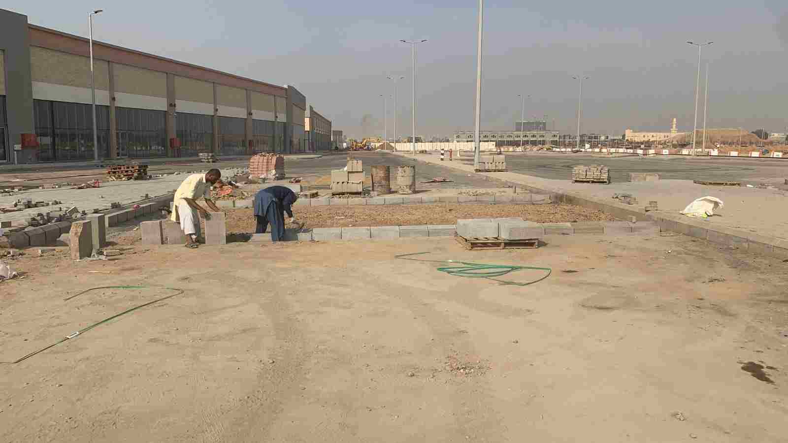 أعمال طرق وأرصفة وإنارة — 35